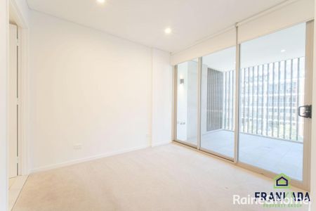 PRIME LOCATION & CONTEMPORARY LIVING - Photo 5