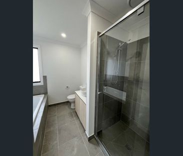 BRAND NEW STYLISH 4 BED HOME - Photo 4