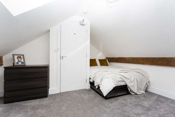 6 Bedroomed co-living home refurbished in 2023 - Photo 1