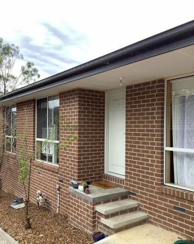 Nice 2 Bedroom Unit - Photo 2