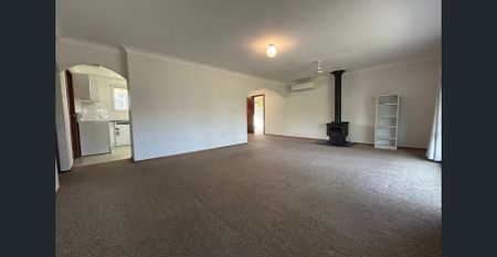 EASY LIVING IN SOUTH MUDGEE - Photo 5