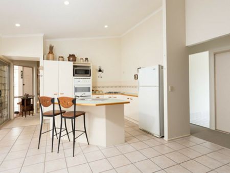 54 Fordham Street, Wavell Heights QLD, Belconnen - Photo 2