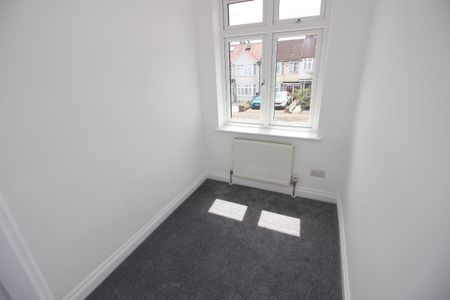 Esher Avenue, North Cheam SM3 - Photo 5