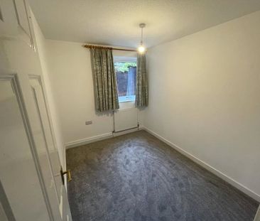 Available now, we offer to you a two bedroomed, ground floor apartm... - Photo 3