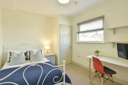 8 bedroom terraced house to rent - Photo 3