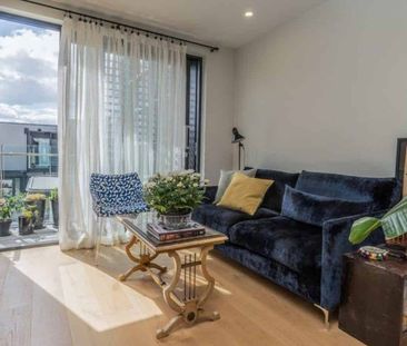 Luxury Apartment in The Bays - Photo 2