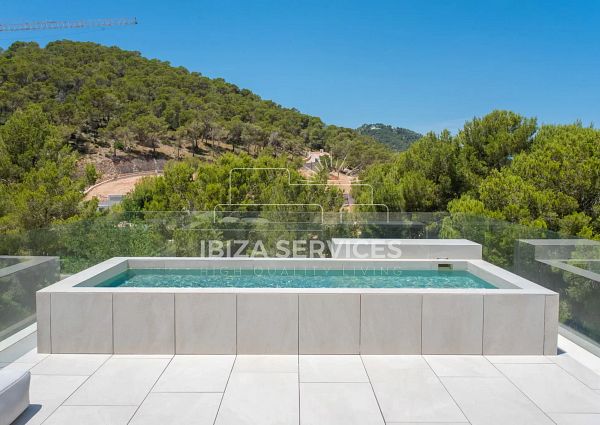 Private: Exclusive 5-Bedroom Villa for seasonal Rental in Roca Llisa