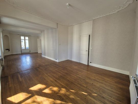 MAISON 8 pièce(s) - 211m² - Photo 1
