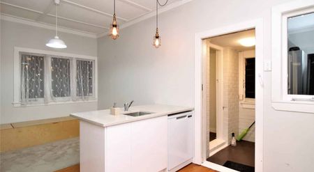 2 bedroom in New Lynn - Photo 4