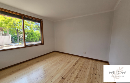 Freshly painted home in a great location! - Photo 4