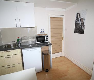 House share to rent - Photo 4