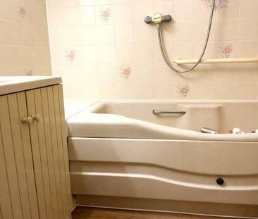 Redwood Manor, Tanners Lane, Haslemere, Surrey, GU27 - Photo 5