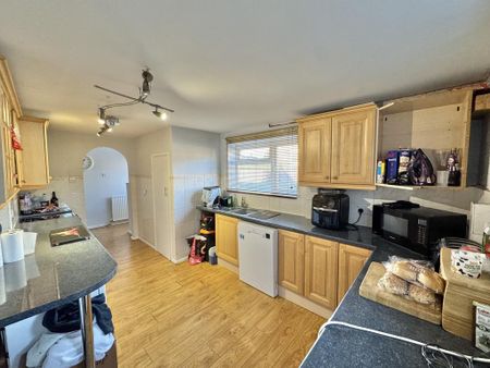 3 bedroom property to rent - Photo 5