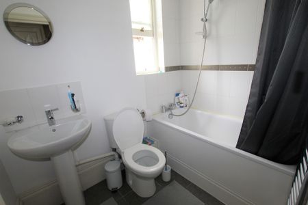 1 bed maisonette to rent in Warrior Square, St Leonards-on-Sea - Photo 5