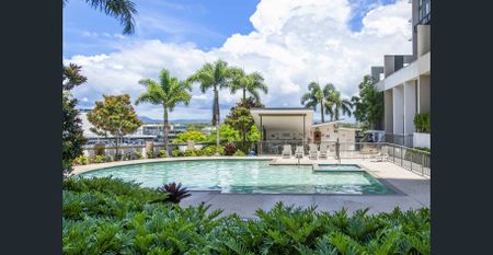 Luxury Coastal Living with Ocean, Broadwater & Skyline Views - Photo 4