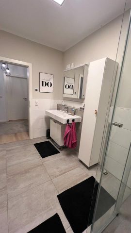 Sonnige 2 Zimmerwohnung mit großer Südterrasse, Stellplatz inkl. - Photo 2