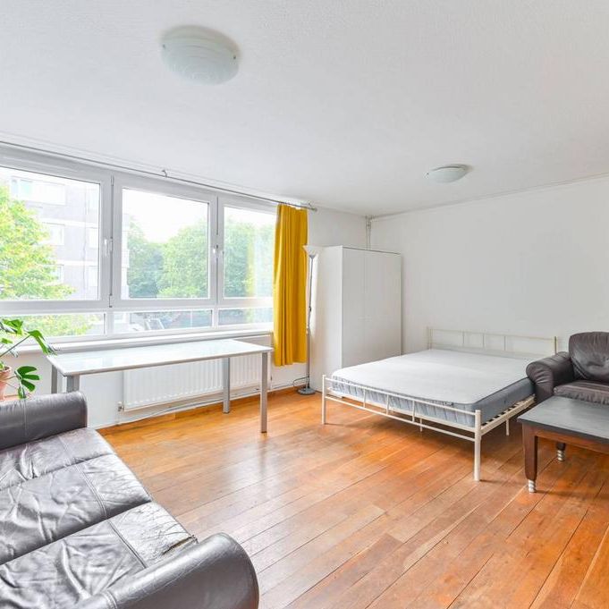 3 bedroom flat to rent - Photo 1