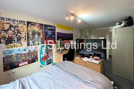 4 Bedroom Flat for rent in Abbots Mews - Photo 2