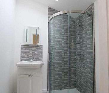 Woodview Road, Pangbourne. Quiet Location, Heart Of The Village, RG8 - Photo 6