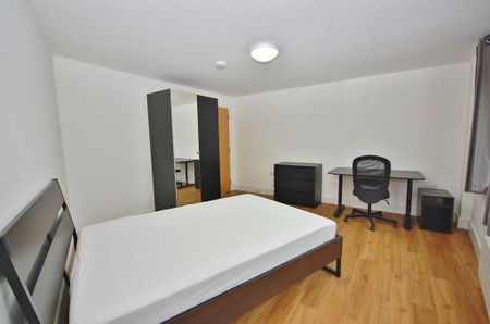 6 bedroom flat to rent - Photo 4