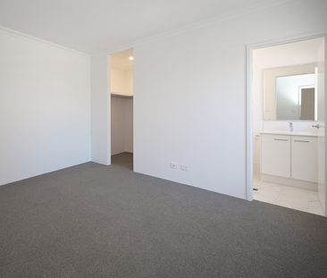 17 Beethoven Street, Banksia Grove, WA - Photo 5