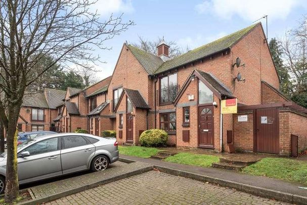 Green Ridges, Headington, OX3 - Photo 1