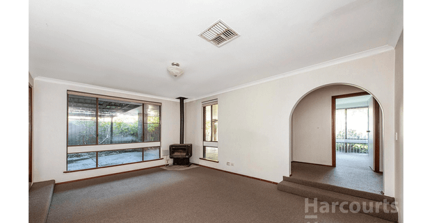 Spacious 4-Bedroom Home with Riverside Views - Photo 1