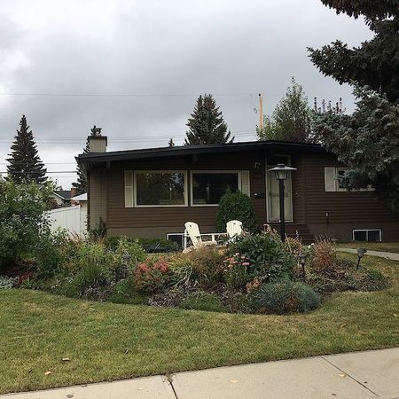 6019 34 Street SW - Photo 2