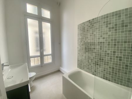 Appartement 76.09 m² - 3 Pièces - Paris (75008) - Photo 3