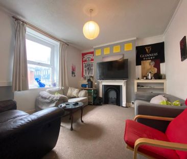 6 bedroom terraced house to rent - Photo 2