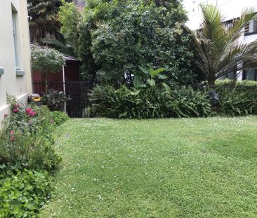 Retro in The Brooklyn - Photo 2