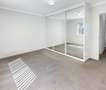 Light-Filled Top Floor Apartment with North-Facing Aspect - Photo 3