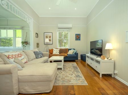 A New Home for the New Year! - Photo 2