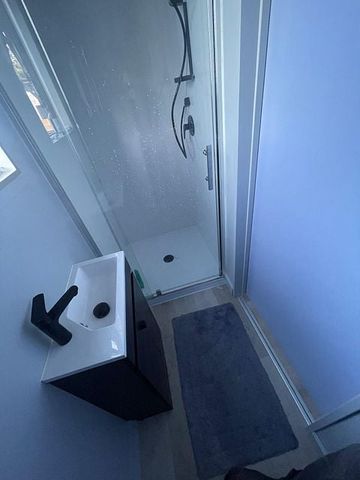 Brand New 1 Bdrm studio inclu Power Pets allowed - Photo 5