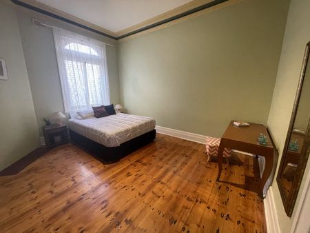 FANTASTIC FOUR BEDROOM HOUSE. - Photo 5