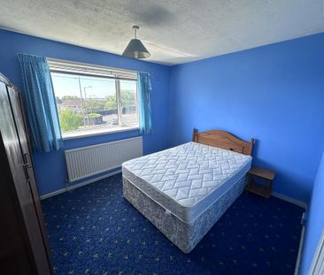 3 bedroom end of terrace house to rent - Photo 4