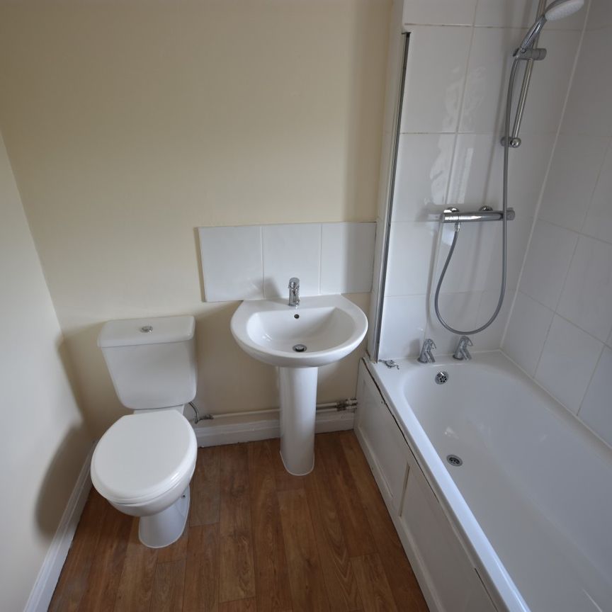 3 bed Semi-Detached - To Let - Photo 1