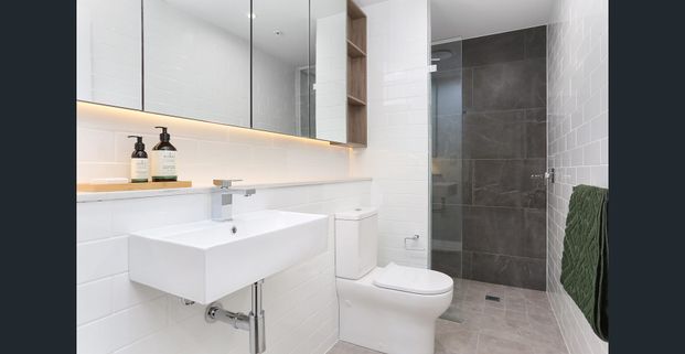 GROUND FLOOR THREE BEDROOM APARTMENT WITH SPECIAL PRICE, AMENITIES INCLUDED. AVAILABLE FROM 30/10/2025 - Photo 1