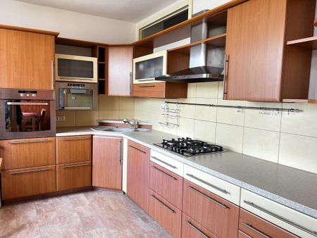 Pronájem bytu 3+1 75 m2 - Fotografie 5