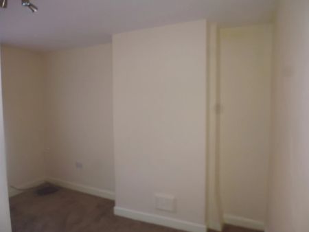 Wycherley Road, Spotland, Rochdale, OL12 - Photo 2