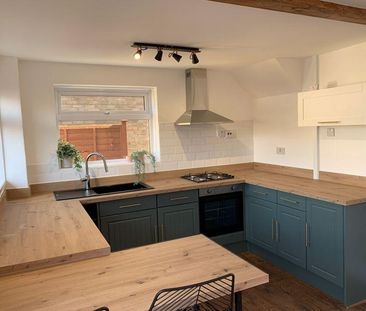 3 bedroom semi-detached house to rent - Photo 4