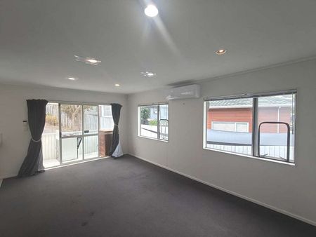 Charming 2BR Pakuranga Retreat! - Photo 4