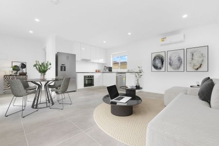 Apply Now - Century 21 &vert; the Paramount Group &ast;Granny Flat&ast; - Photo 4