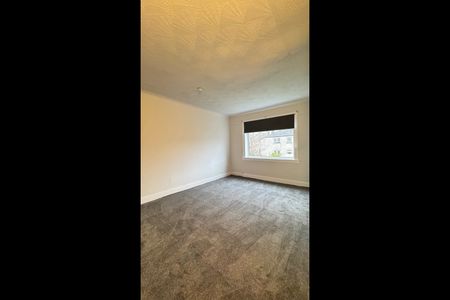 3 Bed Flat, Ashcroft Drive, G44 - Photo 2