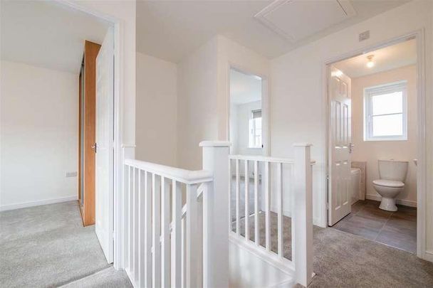 Macaulay Park, Grimsby, DN31 - Photo 1