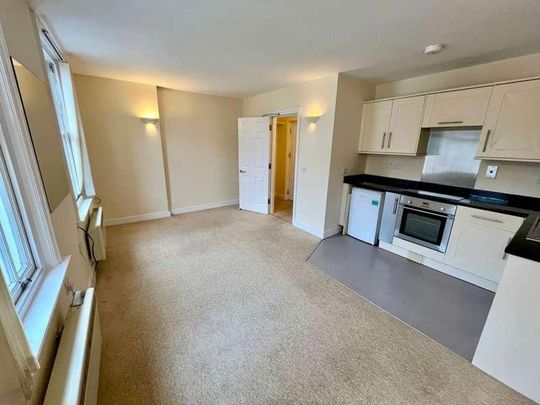 High Street, Banbury, OX16 - Photo 1