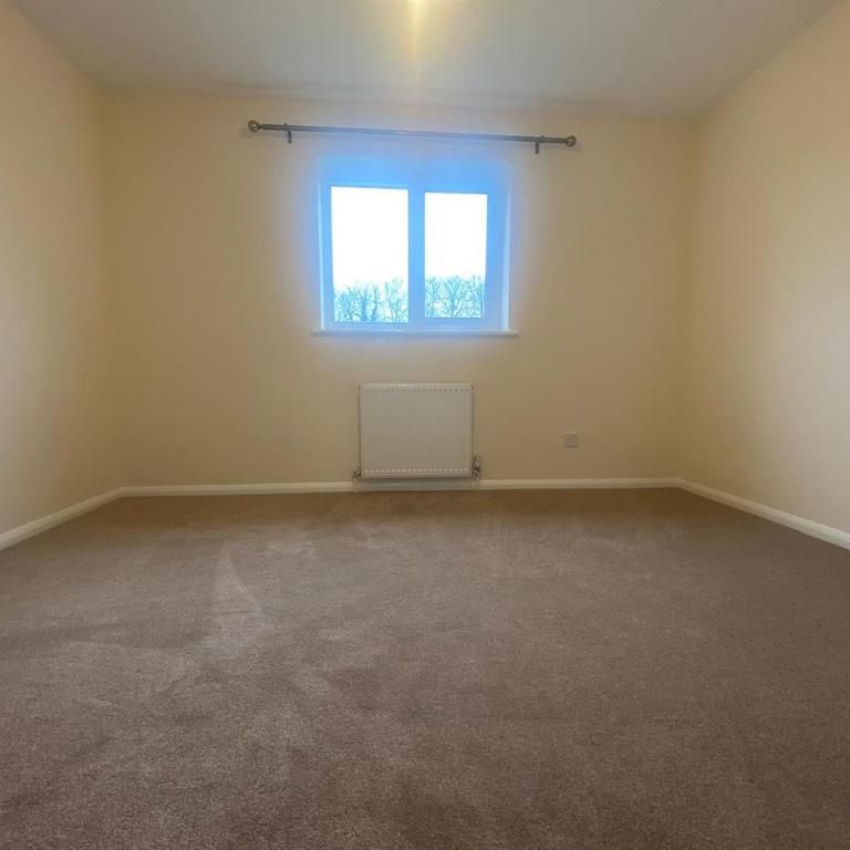 2 bedroom end of terrace house to rent - Photo 1