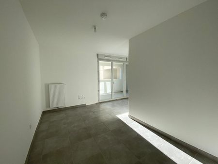 Près d'Arènes - T2 - 34.00 M² - Photo 4