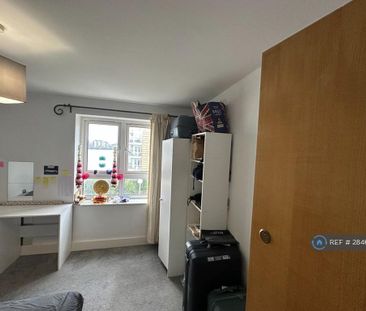 1 bedroom in a flat share to rent - Photo 1