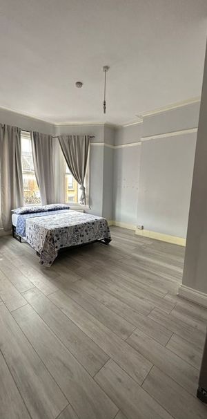 Room in a Shared House, Forburg Road, N16 - Photo 1